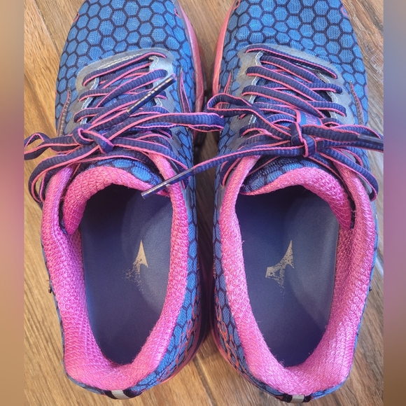 Mizuno Wave Prophesy Pink and Blue Running Shoes - Picture 5 of 9